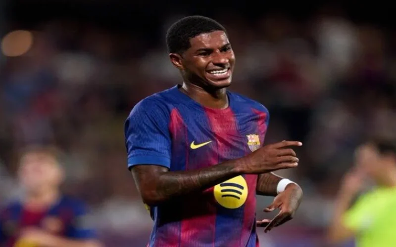 نهاية الإعارة تقترب.. راشفورد يفاوض للبقاء مع برشلونة